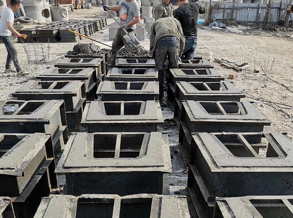 高速公路排水槽鋼模具