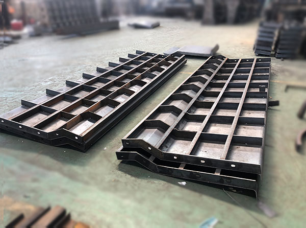 混凝土防撞墻模板