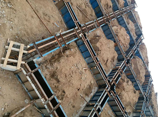 拱形骨架護(hù)坡模板