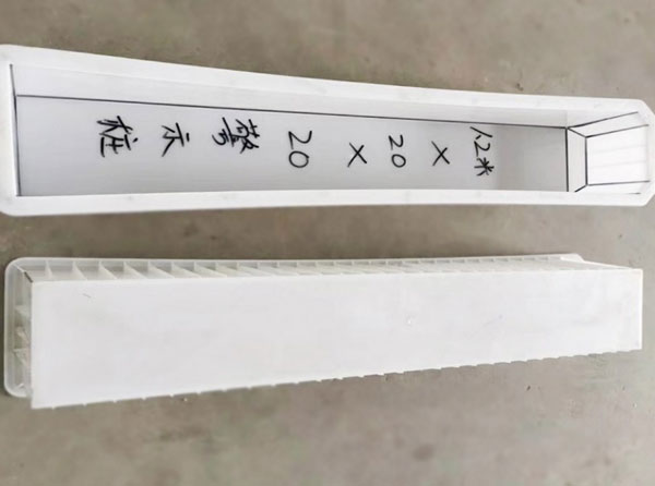 預(yù)制標(biāo)志樁模具