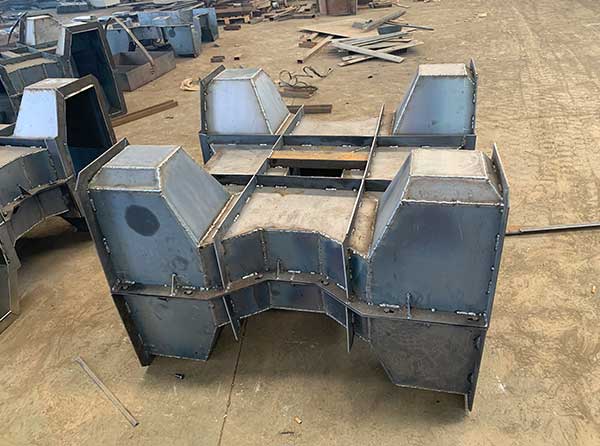 四角錐防浪塊模具