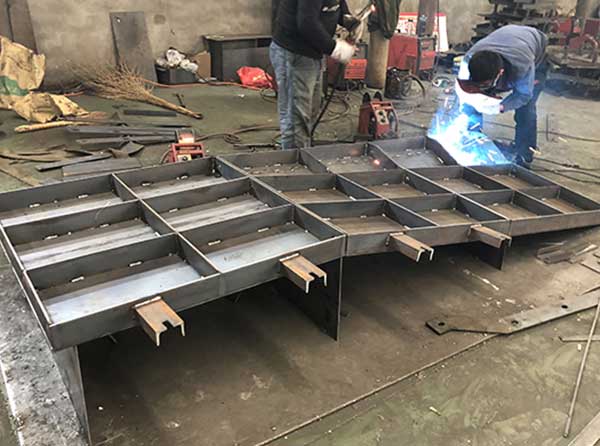 高速防撞墻鋼模板