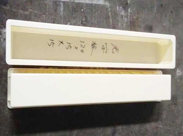 石油標(biāo)志樁模具