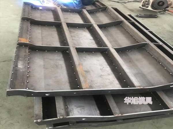 橋梁防撞墻模具