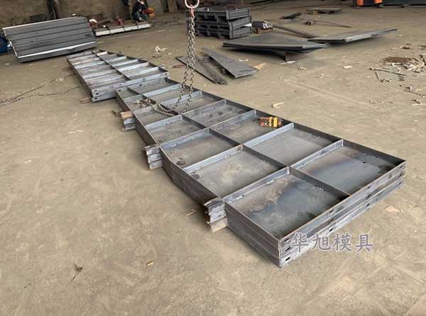 混凝土防撞護欄模板